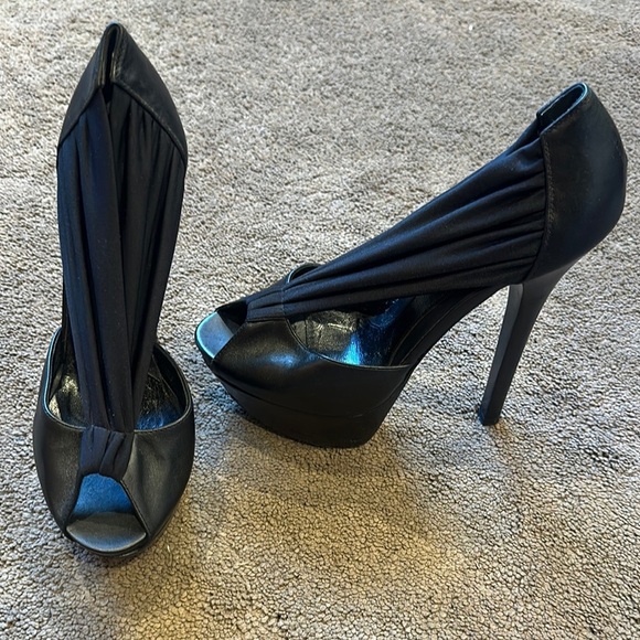 Fendi Women's Black Peep-Toe Shoes - Authentic - Picture 2 of 13